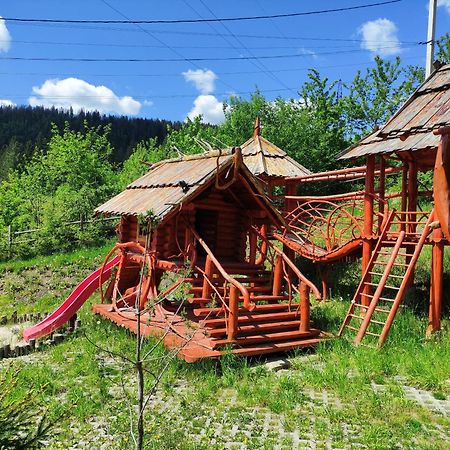 Дерев'Яний Котедж "Казка" Yaremche Exterior foto