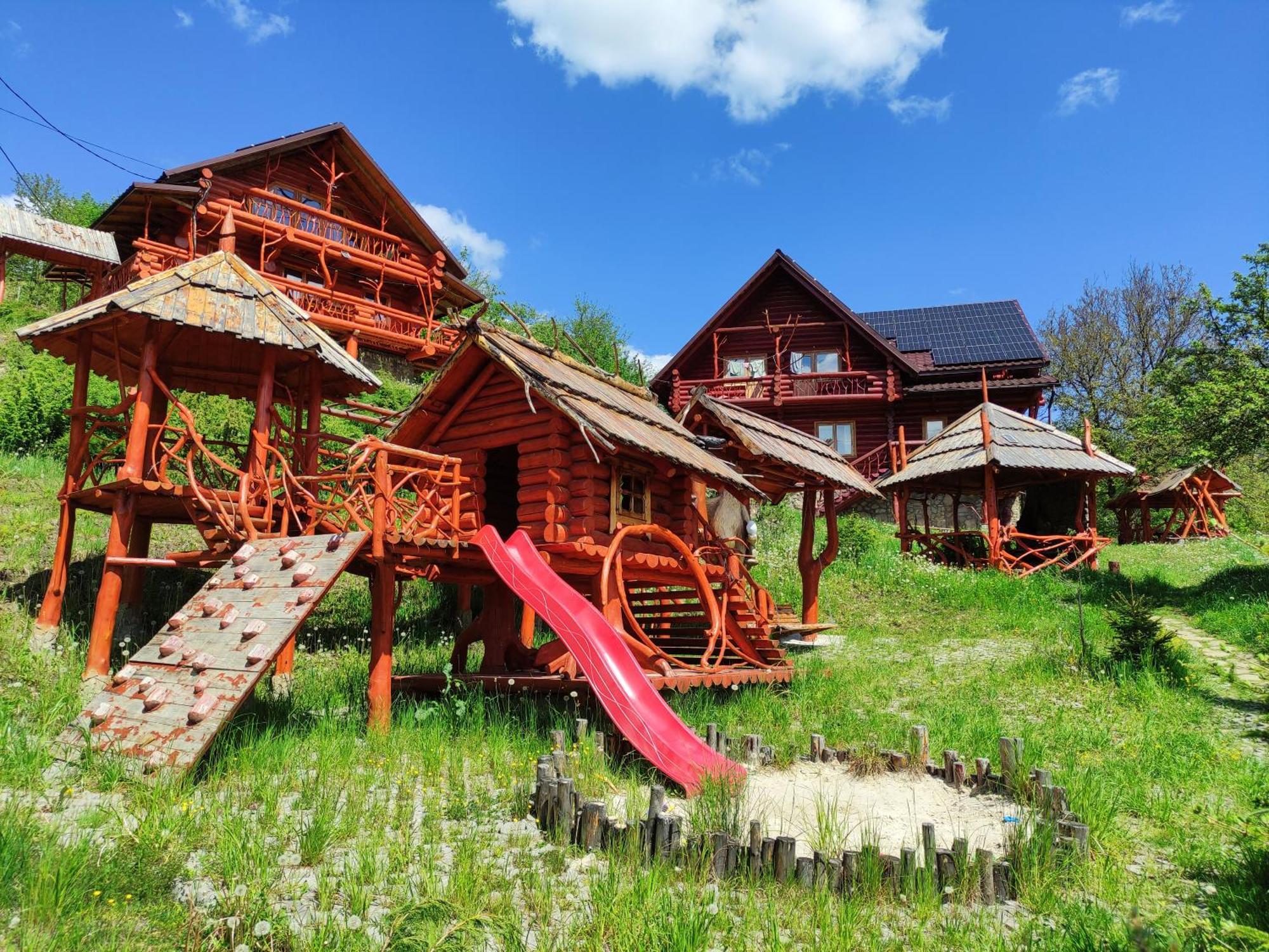 Дерев'Яний Котедж "Казка" Yaremche Exterior foto